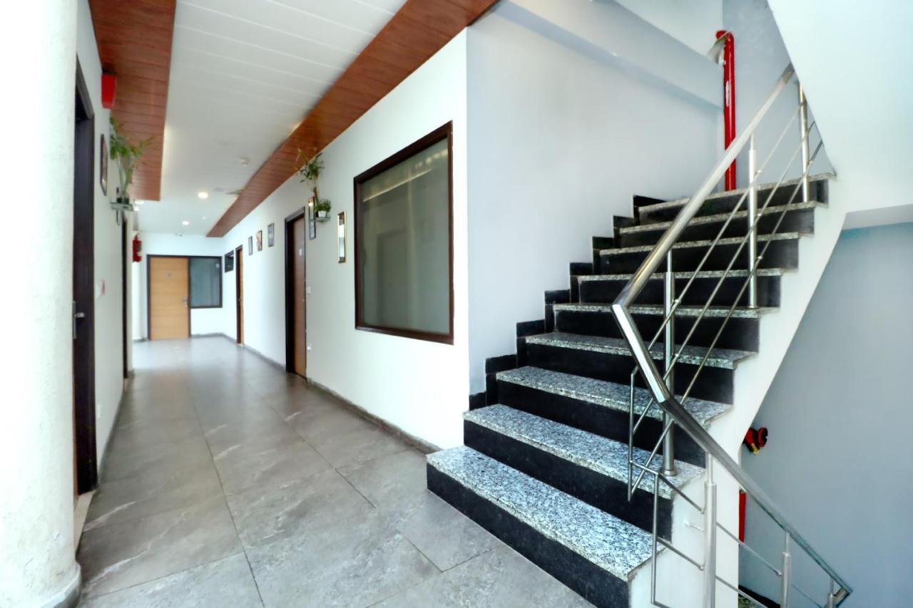 Hotel Seven- Center Of City Chandīgarh المظهر الخارجي الصورة