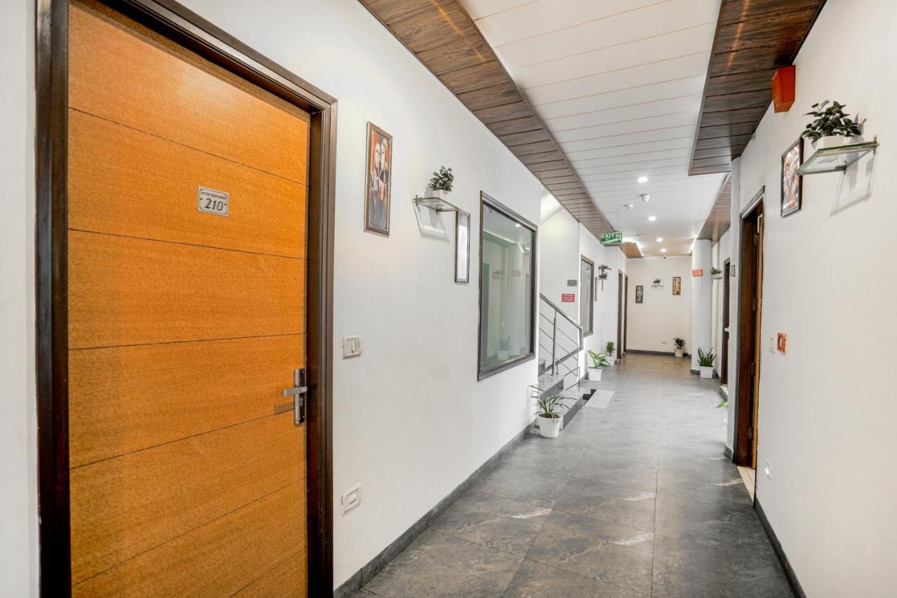 Hotel Seven- Center Of City Chandīgarh المظهر الخارجي الصورة